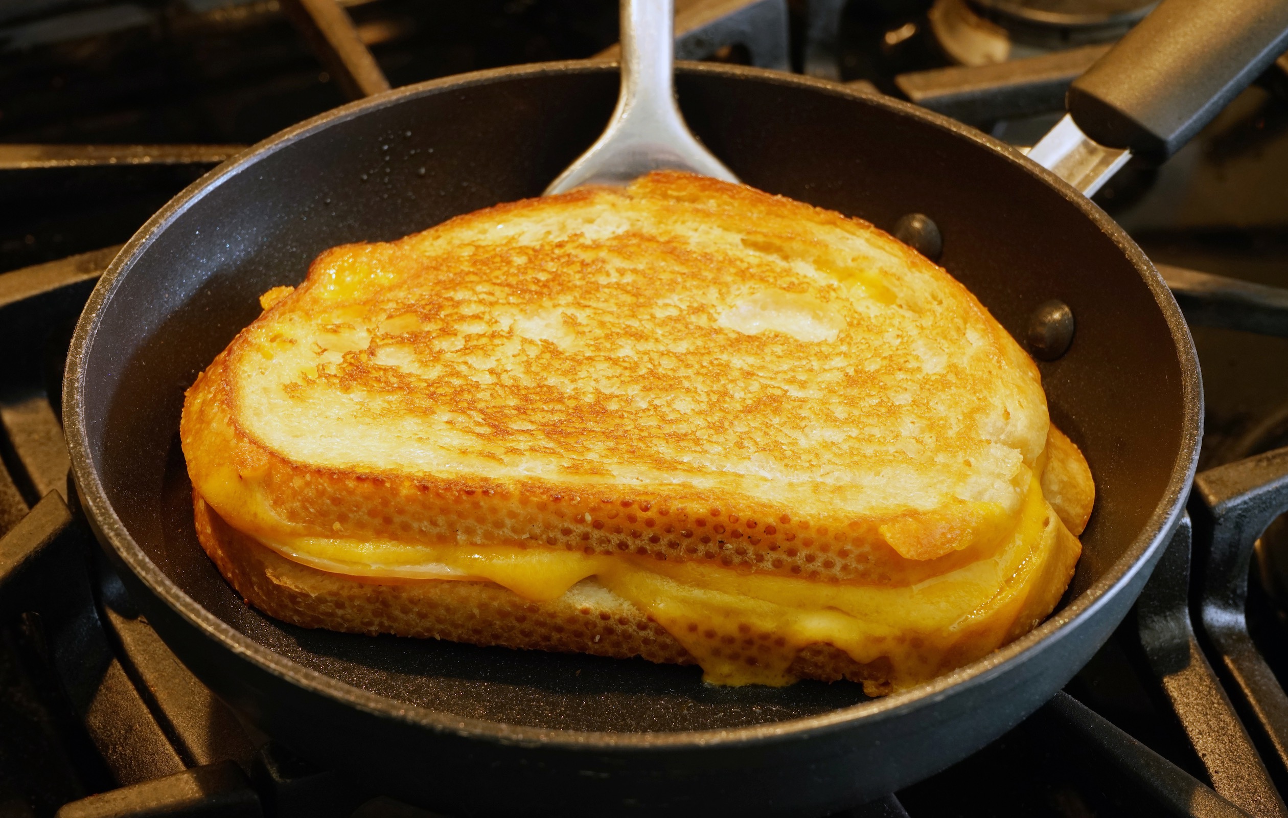 How to Make the Perfect Grilled Cheese: Golden, Buttery, and Melty