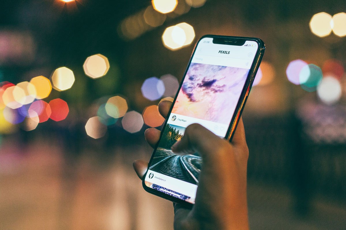 15 Best Smartphones for Students: A Guide for Your Family