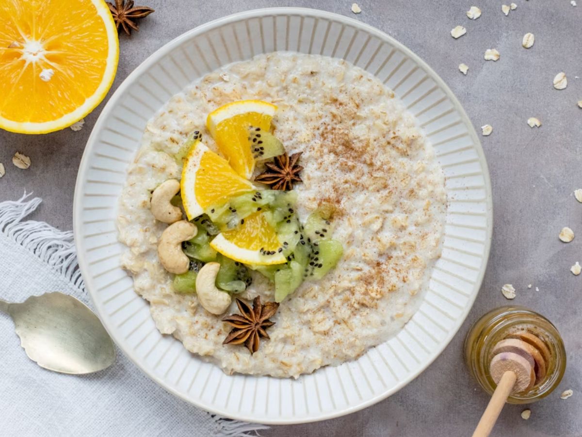 Oatmeal What to Eat When Sick Unsplash