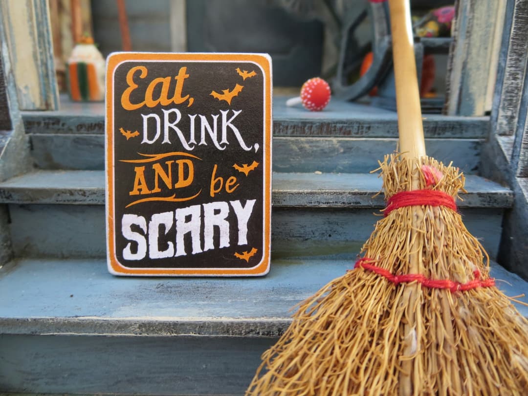 10 Halloween-Themed Date Ideas For Couples To Enjoy Together
