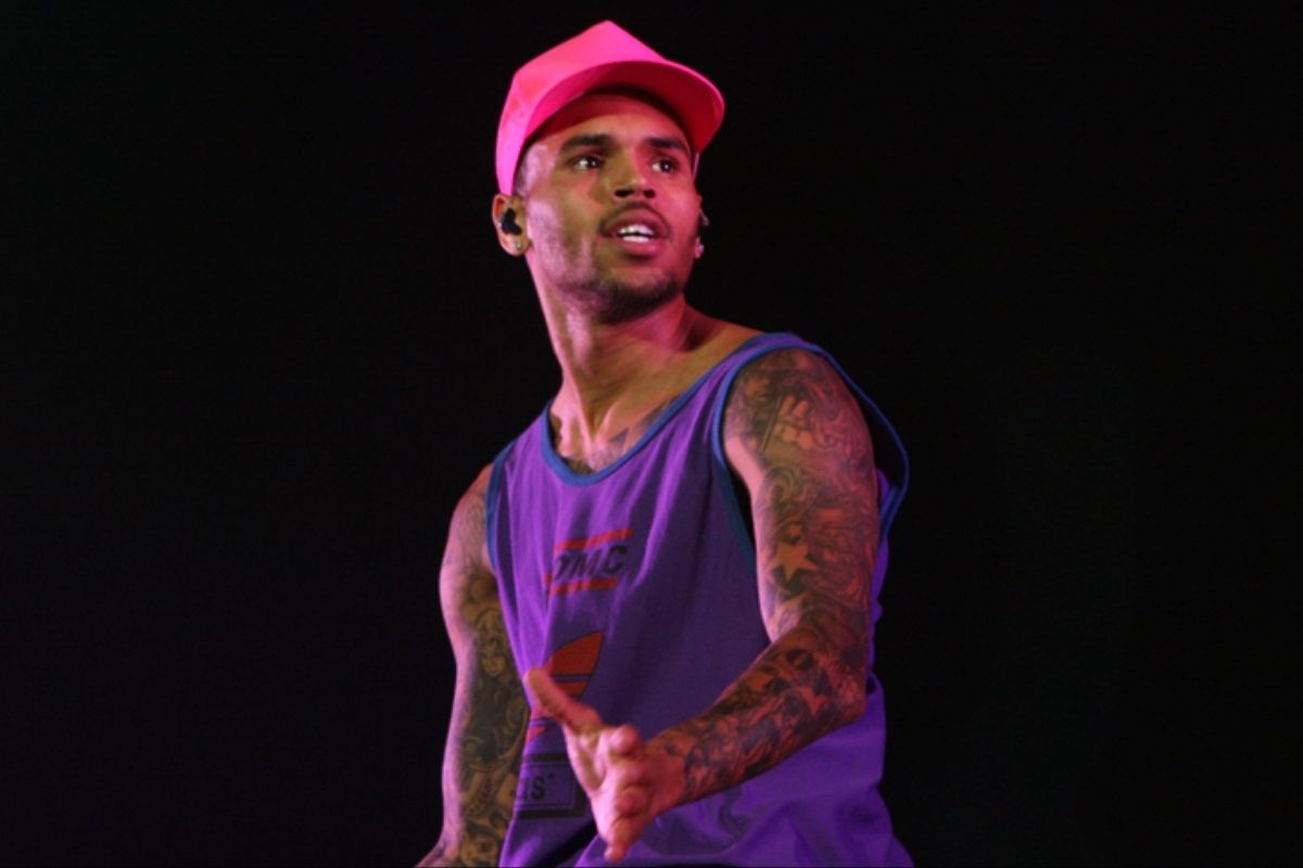 Chris Brown’s Personal Life Spills Online After Ex vs. Girlfriend Blowup