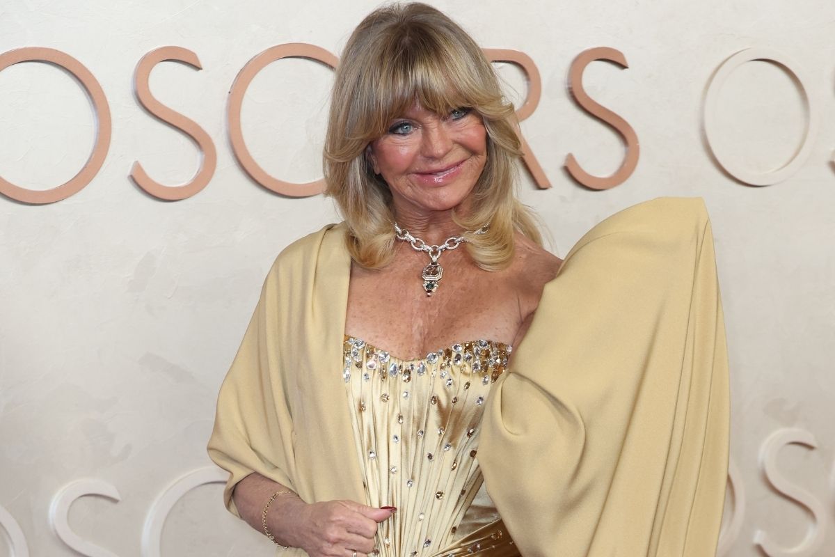Goldie Hawn Says Kids “Have to Struggle” to Build Resilience