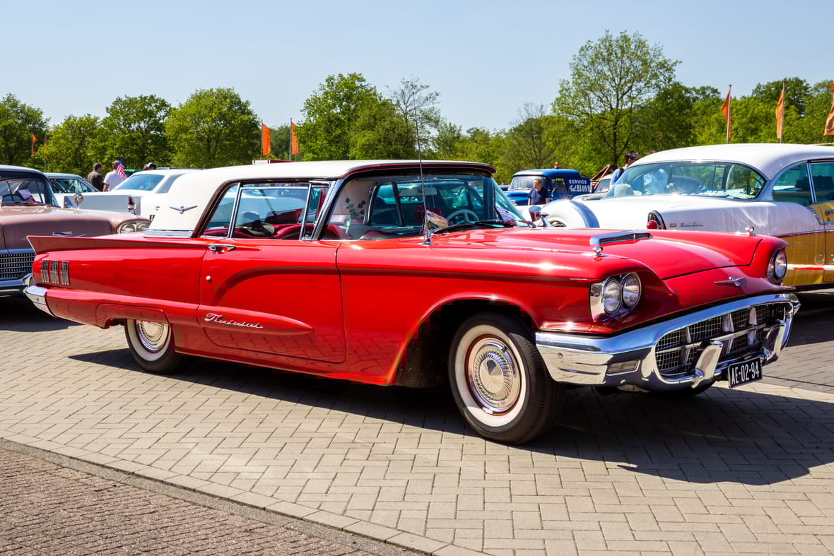 Vintage Cars: 1960 Ford Thunderbird