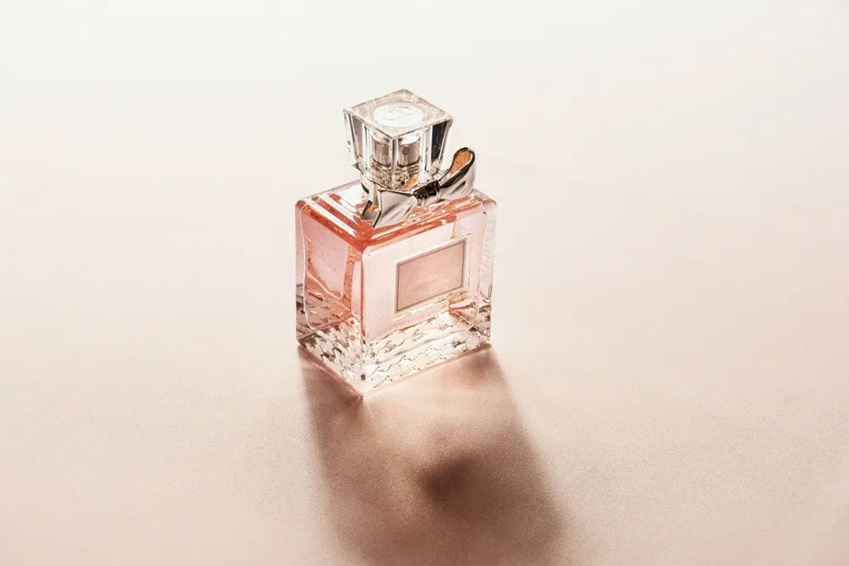 10 Best Powdery Perfumes For The Modern Woman